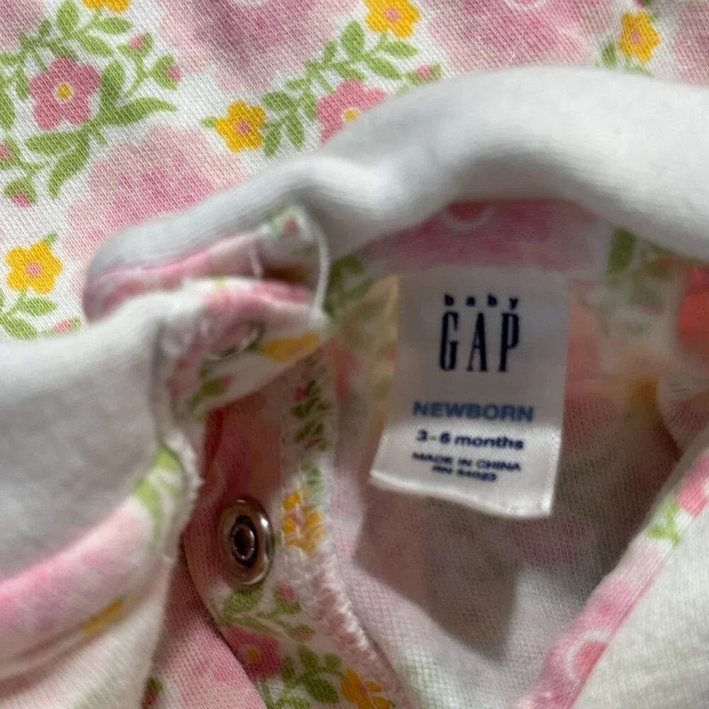 Baby GAP Pink Floral One Piece Romper Peter Pan Collar Newborn 3M - Picture 3 of 8